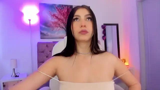 Julianaa_Castro_ from StripChat is Freechat
