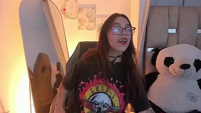 Customizable and immersive: Energize your taste buds and checkout our delicious choice of amateur cams liveshows with excited livestreamers getting their sweet physiques pounded with their beloved vibrating toys.