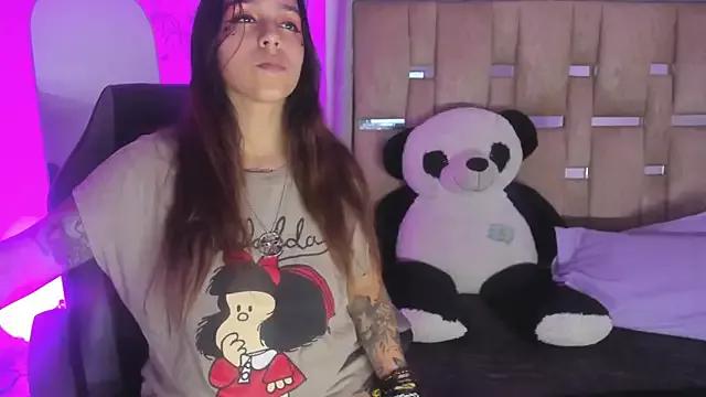 Customizable and immersive: Energize your taste buds and checkout our delicious choice of amateur cams liveshows with excited livestreamers getting their sweet physiques pounded with their beloved vibrating toys.