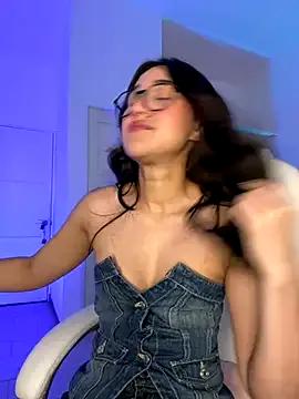 julieta_jhonss from StripChat is Freechat
