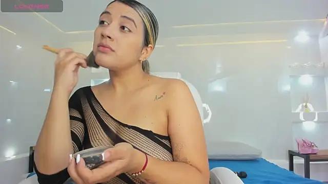 Customizable and immersive: Energize your taste buds and checkout our delicious choice of amateur cams liveshows with excited livestreamers getting their sweet physiques pounded with their beloved vibrating toys.