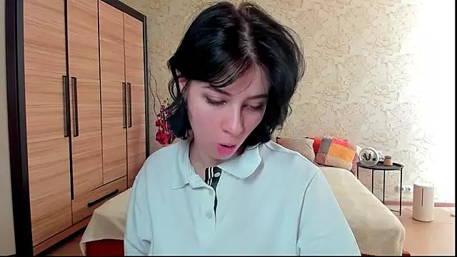 JulisSweet from StripChat is Freechat