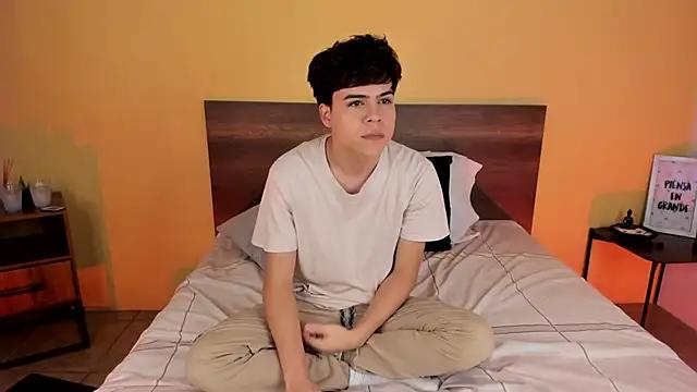 justinbiler from StripChat is Freechat