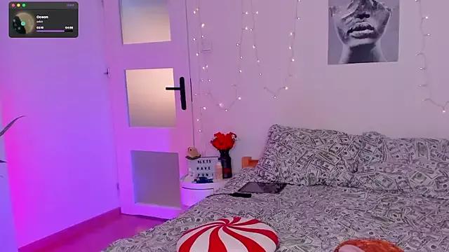 Customizable and immersive: Energize your taste buds and checkout our delicious choice of amateur cams liveshows with excited livestreamers getting their sweet physiques pounded with their beloved vibrating toys.