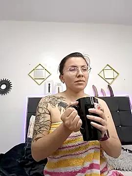 Customizable and immersive: Energize your taste buds and checkout our delicious choice of amateur cams liveshows with excited livestreamers getting their sweet physiques pounded with their beloved vibrating toys.