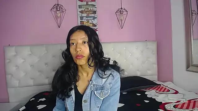 karolinee_66_ from StripChat is Freechat