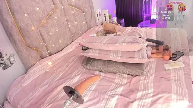 Customizable and immersive: Energize your taste buds and checkout our delicious choice of amateur cams liveshows with excited livestreamers getting their sweet physiques pounded with their beloved vibrating toys.