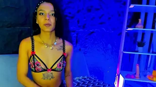 KateLowe from StripChat is Freechat