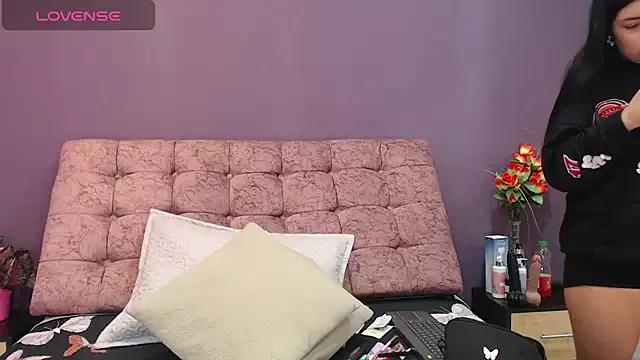 Customizable and immersive: Energize your taste buds and checkout our delicious choice of amateur cams liveshows with excited livestreamers getting their sweet physiques pounded with their beloved vibrating toys.