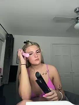 Photos of KatieGrace from StripChat is Freechat