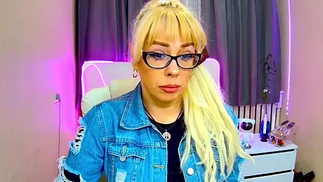 Customizable and immersive: Energize your taste buds and checkout our delicious choice of amateur cams liveshows with excited livestreamers getting their sweet physiques pounded with their beloved vibrating toys.