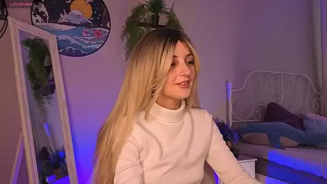 Katty_Lights from StripChat is Freechat