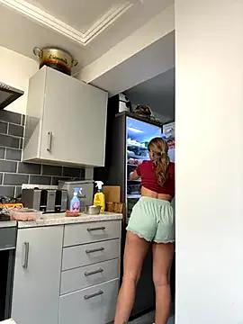 KayleeBella from StripChat is Freechat