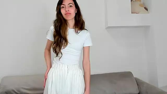 KeepNina from StripChat is Freechat