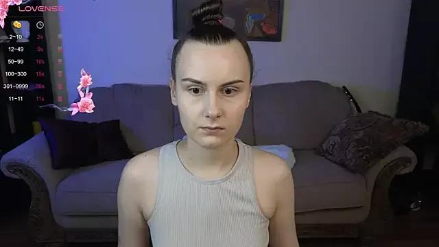 Kelly_Cartier from StripChat is Freechat