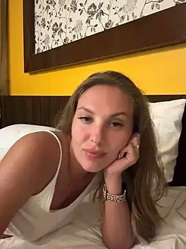 Kelly_Hardy from StripChat