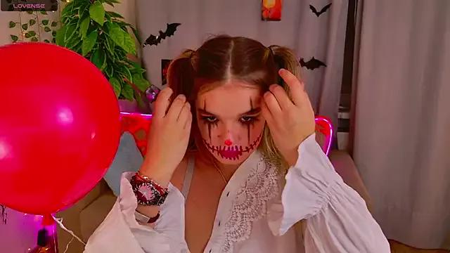 KellyHayden from StripChat is Freechat