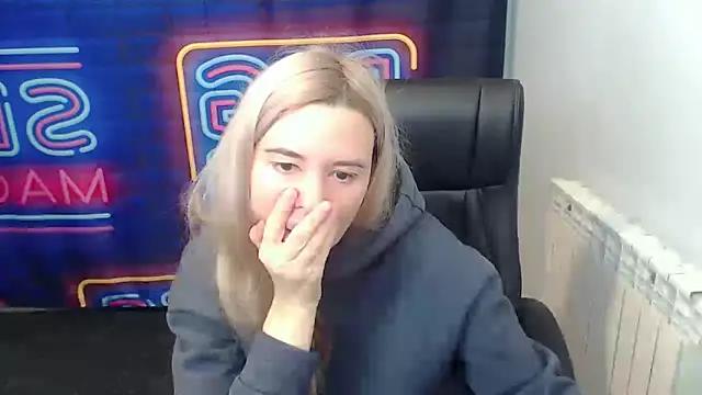 Customizable and immersive: Energize your taste buds and checkout our delicious choice of amateur cams liveshows with excited livestreamers getting their sweet physiques pounded with their beloved vibrating toys.