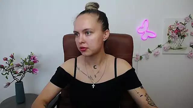 Customizable and immersive: Energize your taste buds and checkout our delicious choice of amateur cams liveshows with excited livestreamers getting their sweet physiques pounded with their beloved vibrating toys.