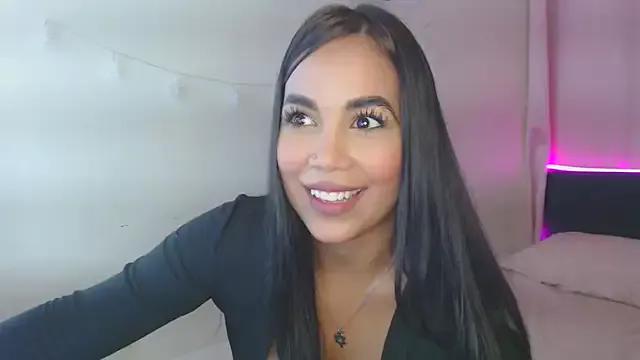 khloe_kiss06 from StripChat is Freechat
