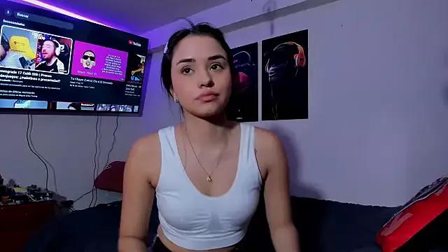 Kimmymadison- from StripChat is Freechat