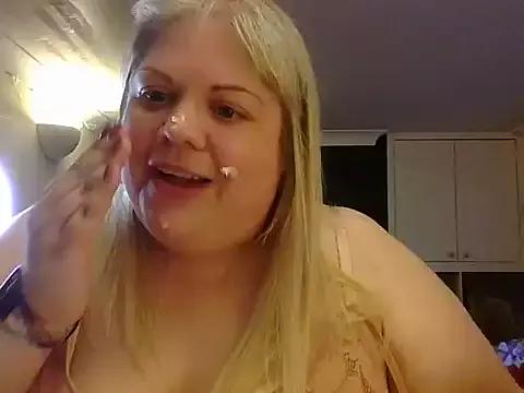 Kinkyhousewife83 from StripChat is Freechat
