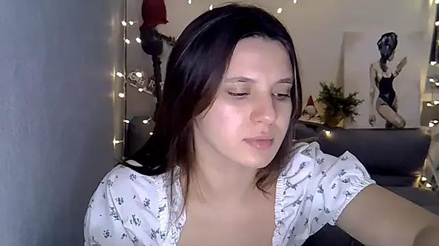 KiraHoney from StripChat is Freechat