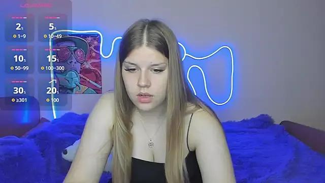 KiraKyler from StripChat is Freechat