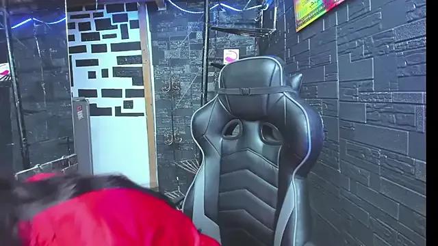 Customizable and immersive: Energize your taste buds and checkout our delicious choice of amateur cams liveshows with excited livestreamers getting their sweet physiques pounded with their beloved vibrating toys.