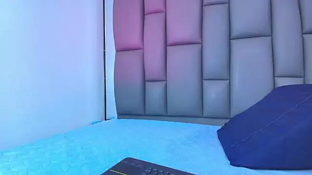 kissme_luna from StripChat is Freechat