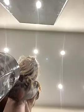 KissMeSasha from StripChat is Freechat