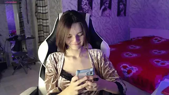 Kitti_study from StripChat is Freechat
