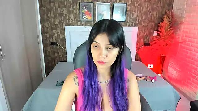 Customizable and immersive: Energize your taste buds and checkout our delicious choice of amateur cams liveshows with excited livestreamers getting their sweet physiques pounded with their beloved vibrating toys.