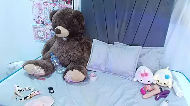 Customizable and immersive: Energize your taste buds and checkout our delicious choice of amateur cams liveshows with excited livestreamers getting their sweet physiques pounded with their beloved vibrating toys.