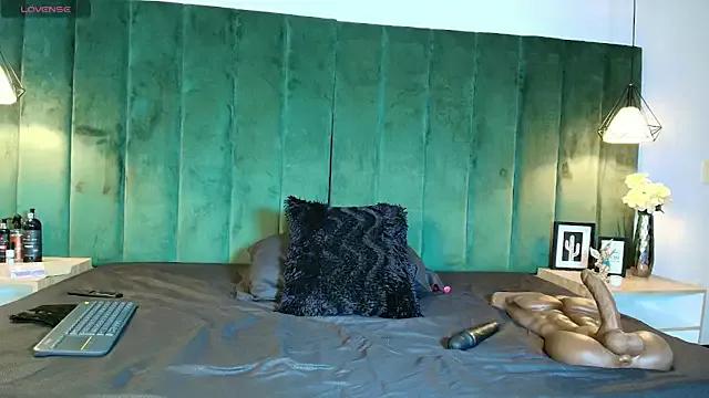 kittyy_milk_001 from StripChat is Freechat