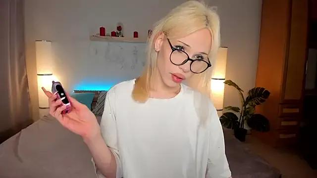 Customizable and immersive: Energize your taste buds and checkout our delicious choice of amateur cams liveshows with excited livestreamers getting their sweet physiques pounded with their beloved vibrating toys.