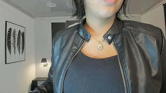 Customizable and immersive: Energize your taste buds and checkout our delicious choice of amateur cams liveshows with excited livestreamers getting their sweet physiques pounded with their beloved vibrating toys.