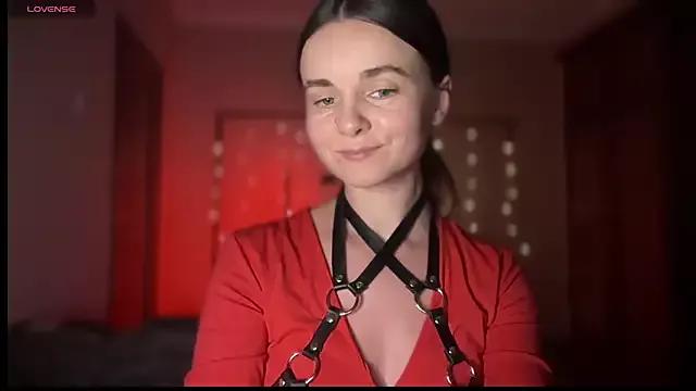 lanaloulou from StripChat is Freechat
