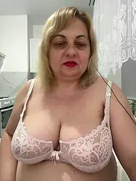 LanaSoftt from StripChat is Freechat