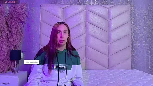 LannaRossi from StripChat is Freechat