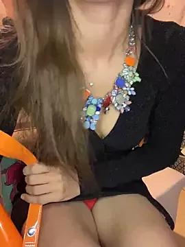 LaPetitechienne1 from StripChat is Freechat