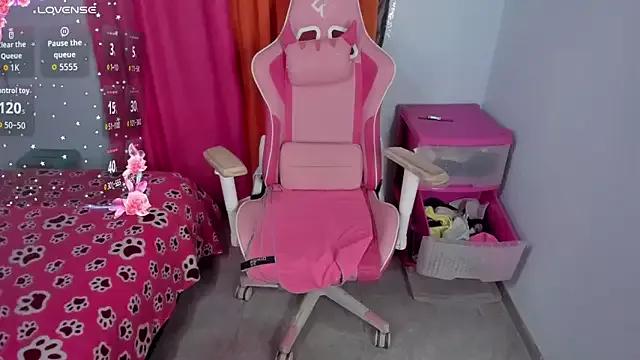 Customizable and immersive: Energize your taste buds and checkout our delicious choice of amateur cams liveshows with excited livestreamers getting their sweet physiques pounded with their beloved vibrating toys.