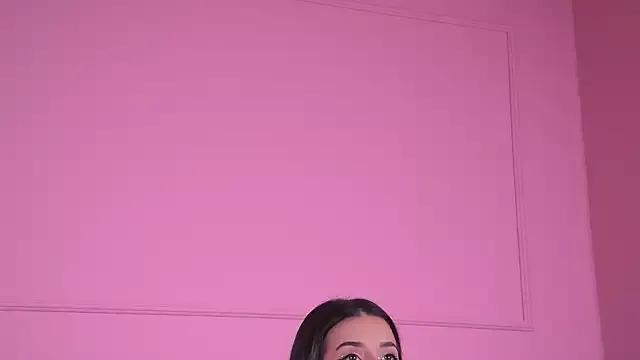 LaraAnneGrey from StripChat is Freechat