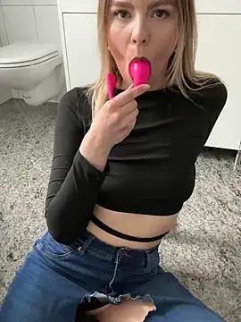 Customizable and immersive: Energize your taste buds and checkout our delicious choice of amateur cams liveshows with excited livestreamers getting their sweet physiques pounded with their beloved vibrating toys.