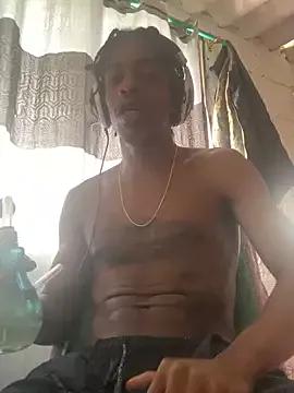 Larry-n-clouds from StripChat is Freechat