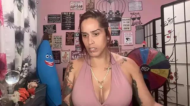 Customizable and immersive: Energize your taste buds and checkout our delicious choice of amateur cams liveshows with excited livestreamers getting their sweet physiques pounded with their beloved vibrating toys.