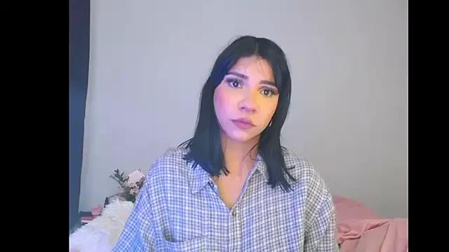 Laura-angeel from StripChat is Freechat