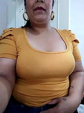 LAURA__24 from StripChat is Freechat