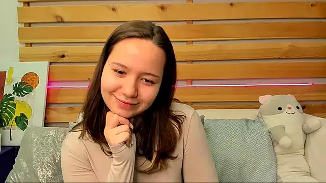 Laura_Ellinss from StripChat is Freechat
