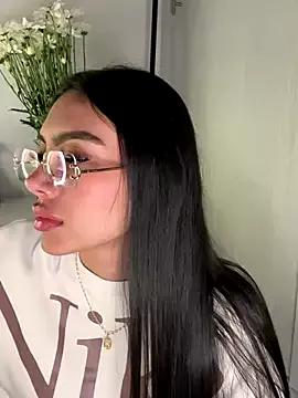 laura_santa from StripChat is Freechat
